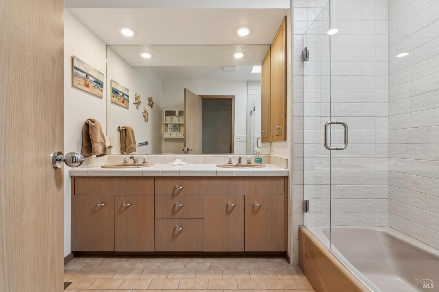 1235 White Oak Drive Santa Rosa CA 95409