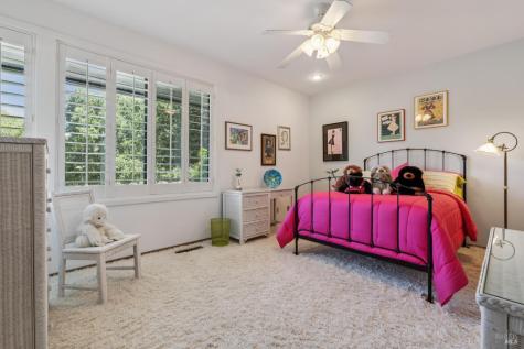 1235 White Oak Drive Santa Rosa CA 95409