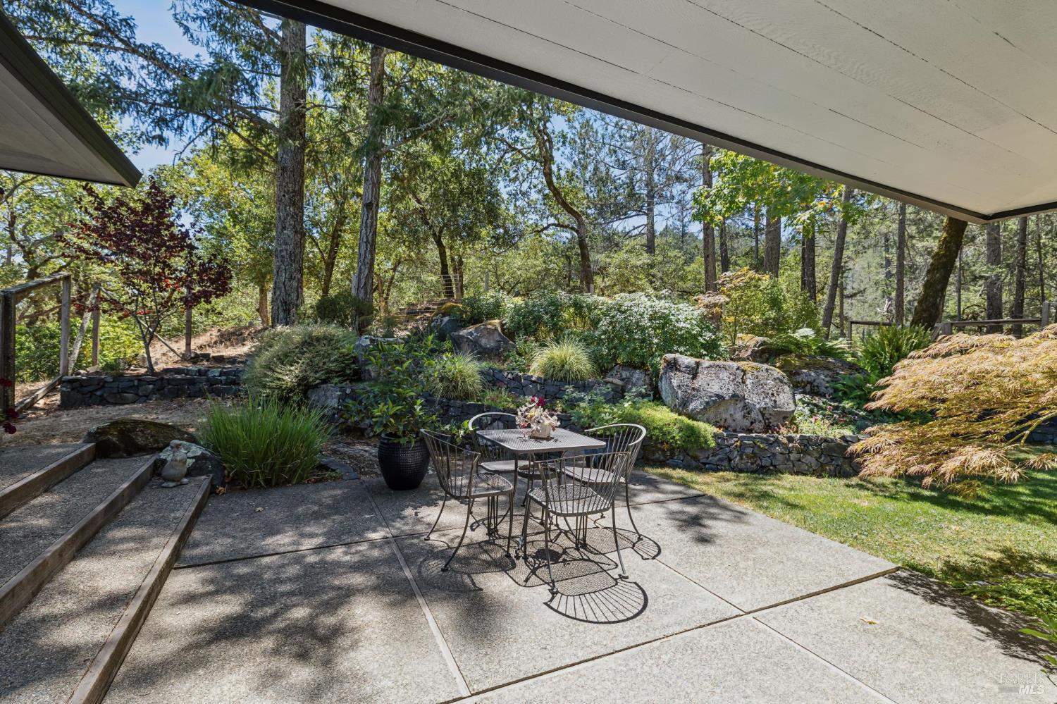 1235 White Oak Drive Santa Rosa CA 95409