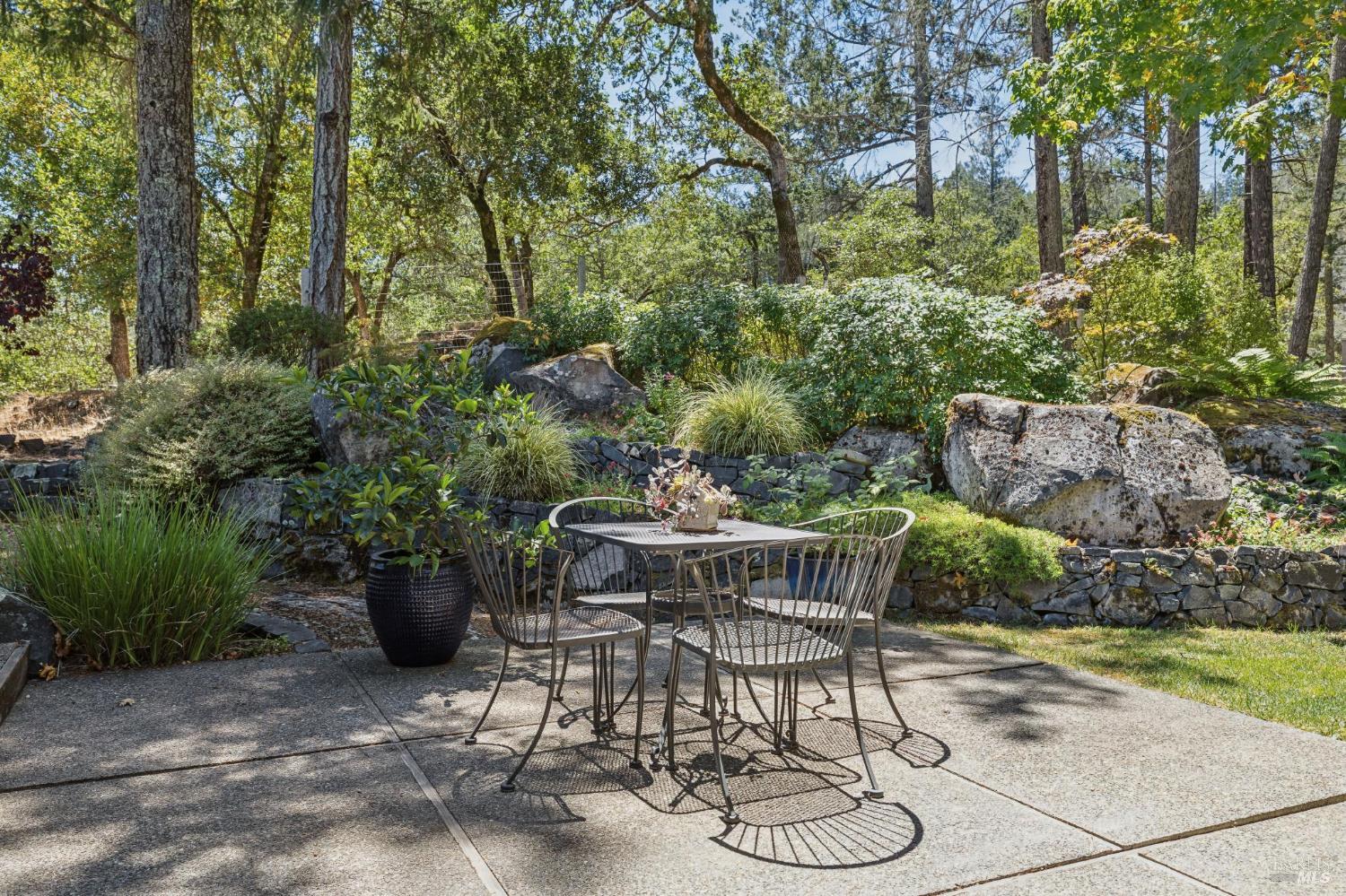 1235 White Oak Drive Santa Rosa CA 95409