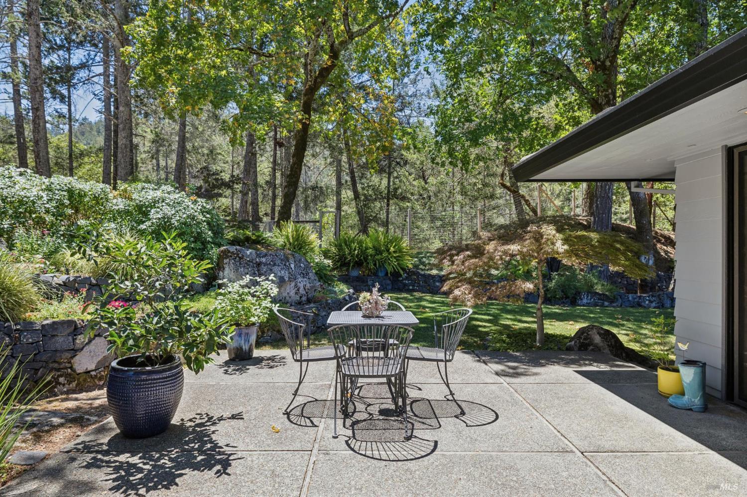 1235 White Oak Drive Santa Rosa CA 95409