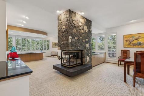 1235 White Oak Drive Santa Rosa CA 95409