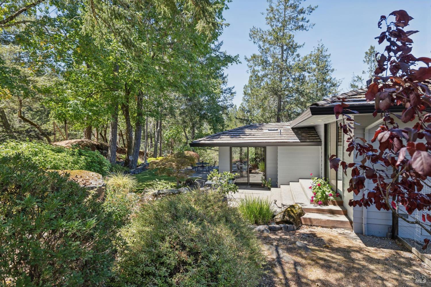1235 White Oak Drive Santa Rosa CA 95409