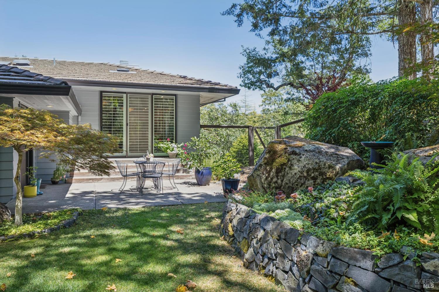 1235 White Oak Drive Santa Rosa CA 95409