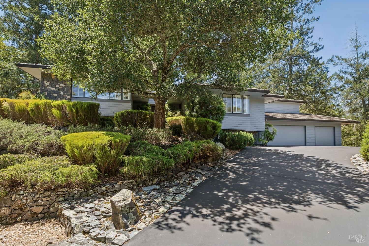 1235 White Oak Drive Santa Rosa CA 95409