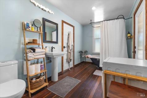 5647-5641 Highway 128 Highway Geyserville CA 95441