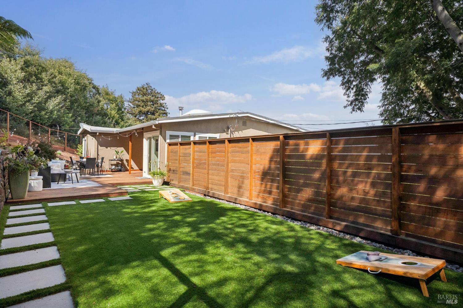 1125 Meadowcrest Drive Corte Madera CA 94925