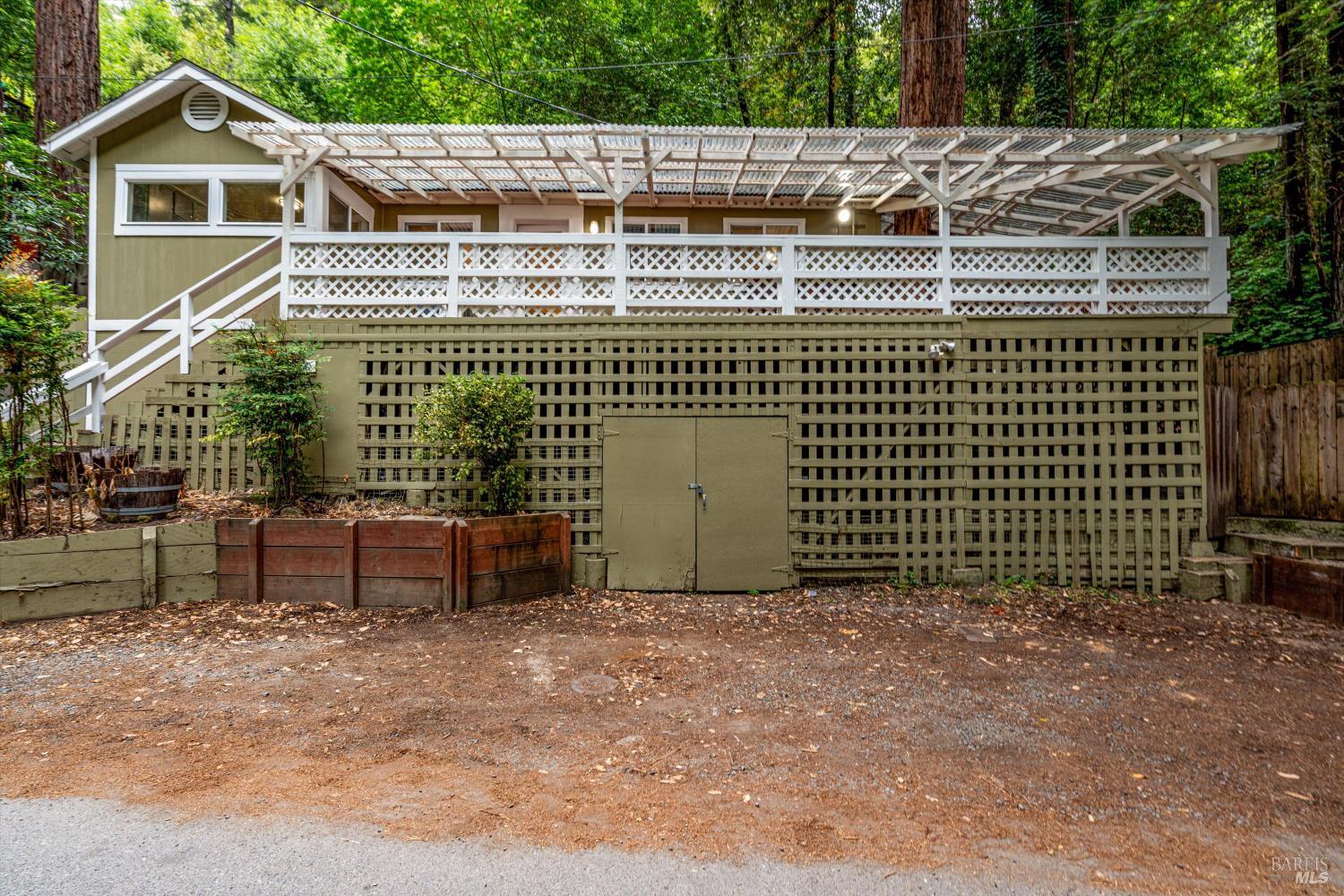 15300 Canyon 3 Road Rio Nido CA 95471