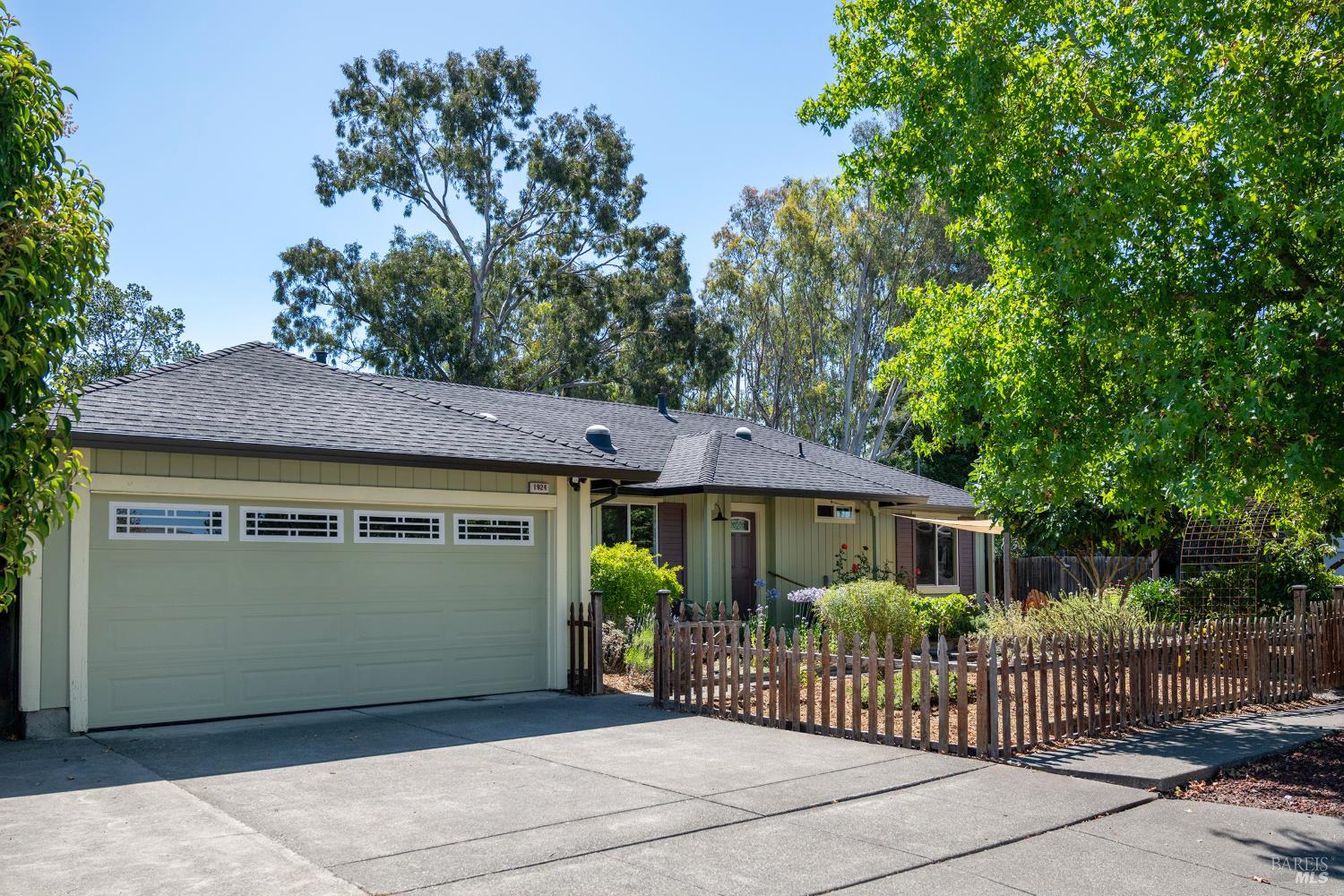 1924 Lariat Street Santa Rosa CA 95403