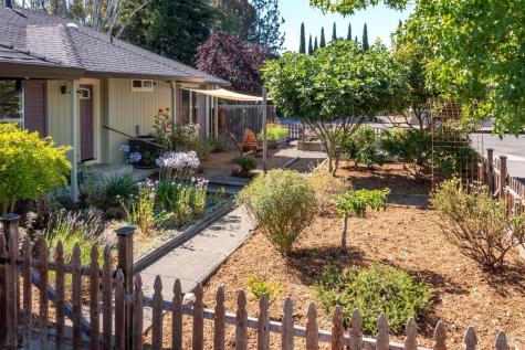 1924 Lariat Street Santa Rosa CA 95403