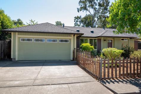 1924 Lariat Street Santa Rosa CA 95403