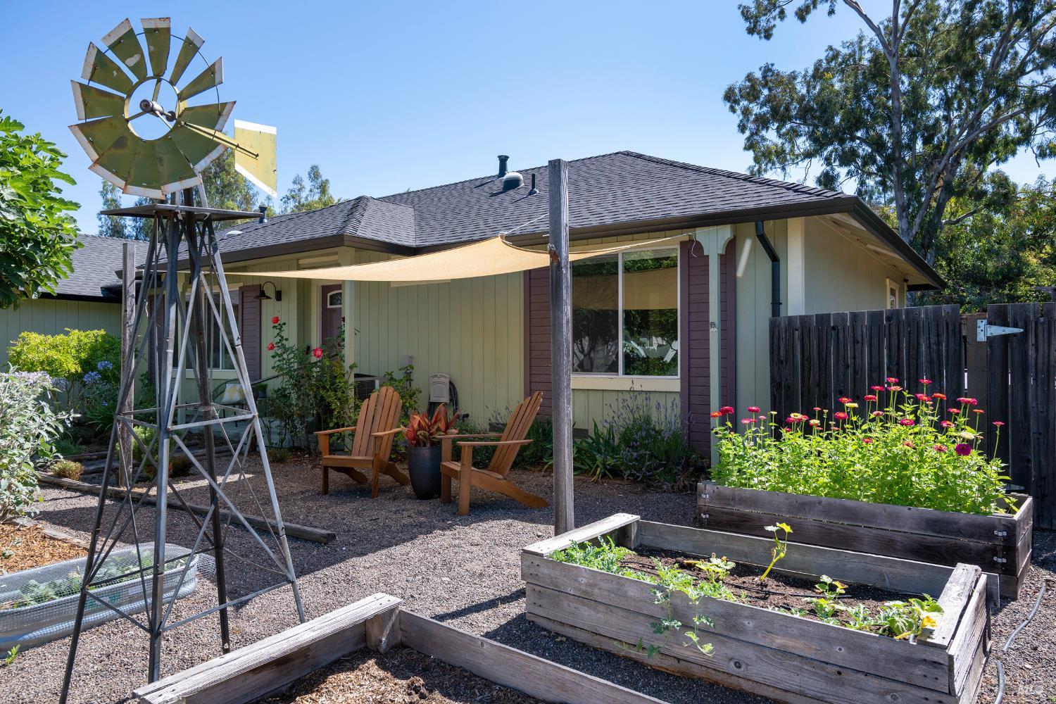 1924 Lariat Street Santa Rosa CA 95403