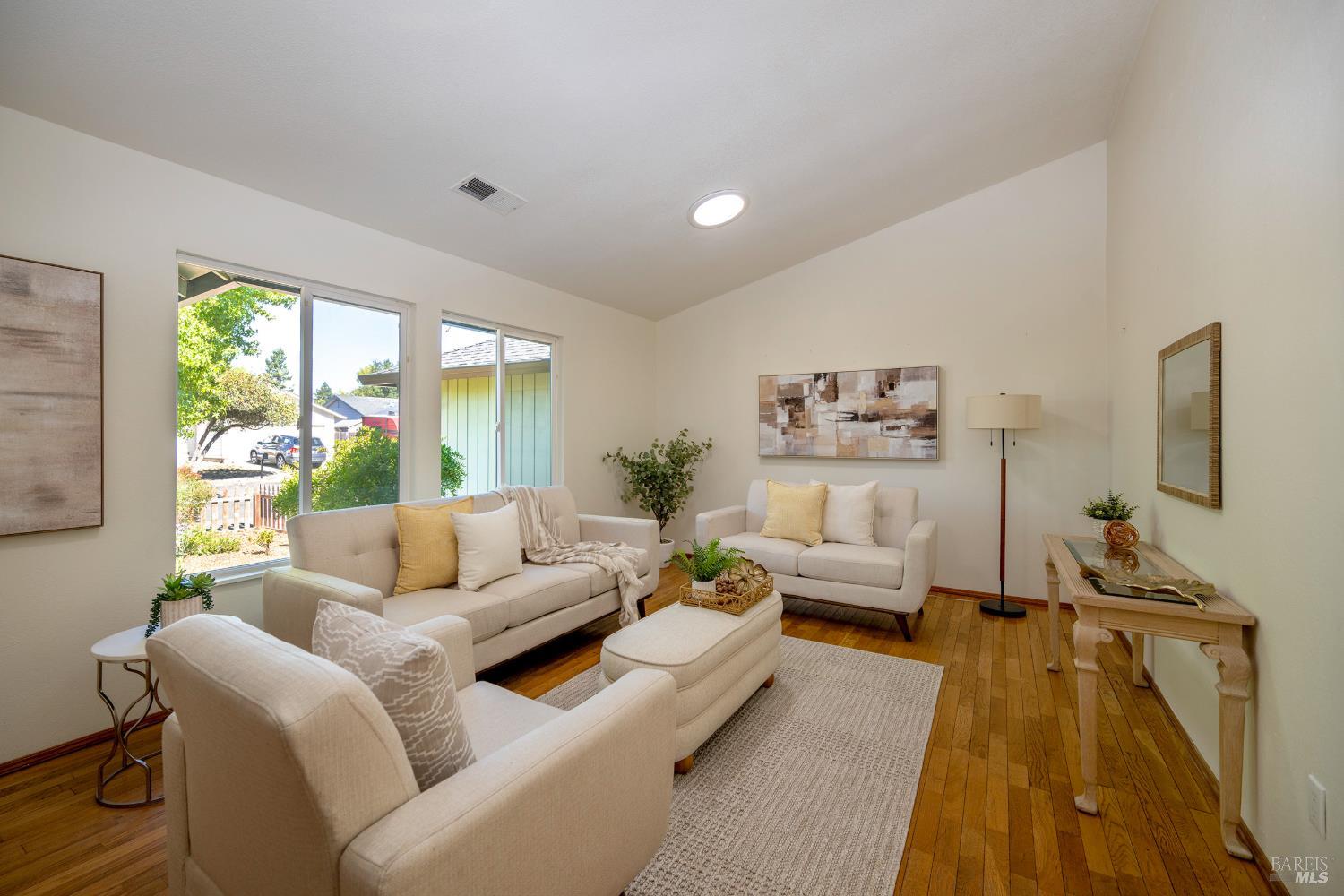 1924 Lariat Street Santa Rosa CA 95403