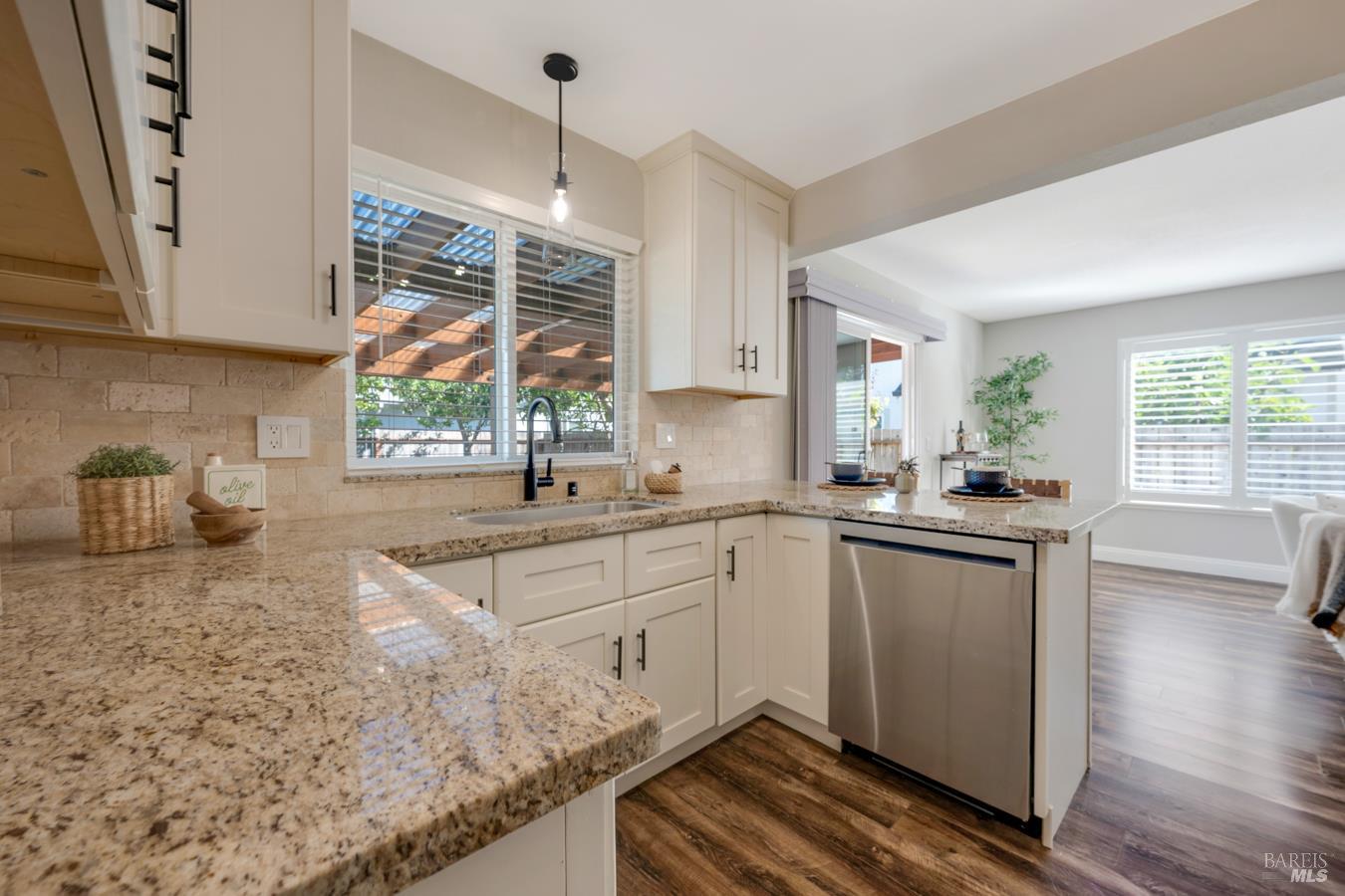 1136 Navarro Street Santa Rosa CA 95401