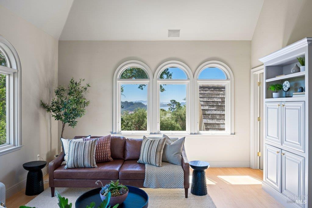 82 Mcnear Drive San Rafael CA 94901