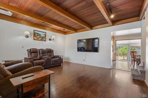 5519 Kay Drive Windsor CA 95492