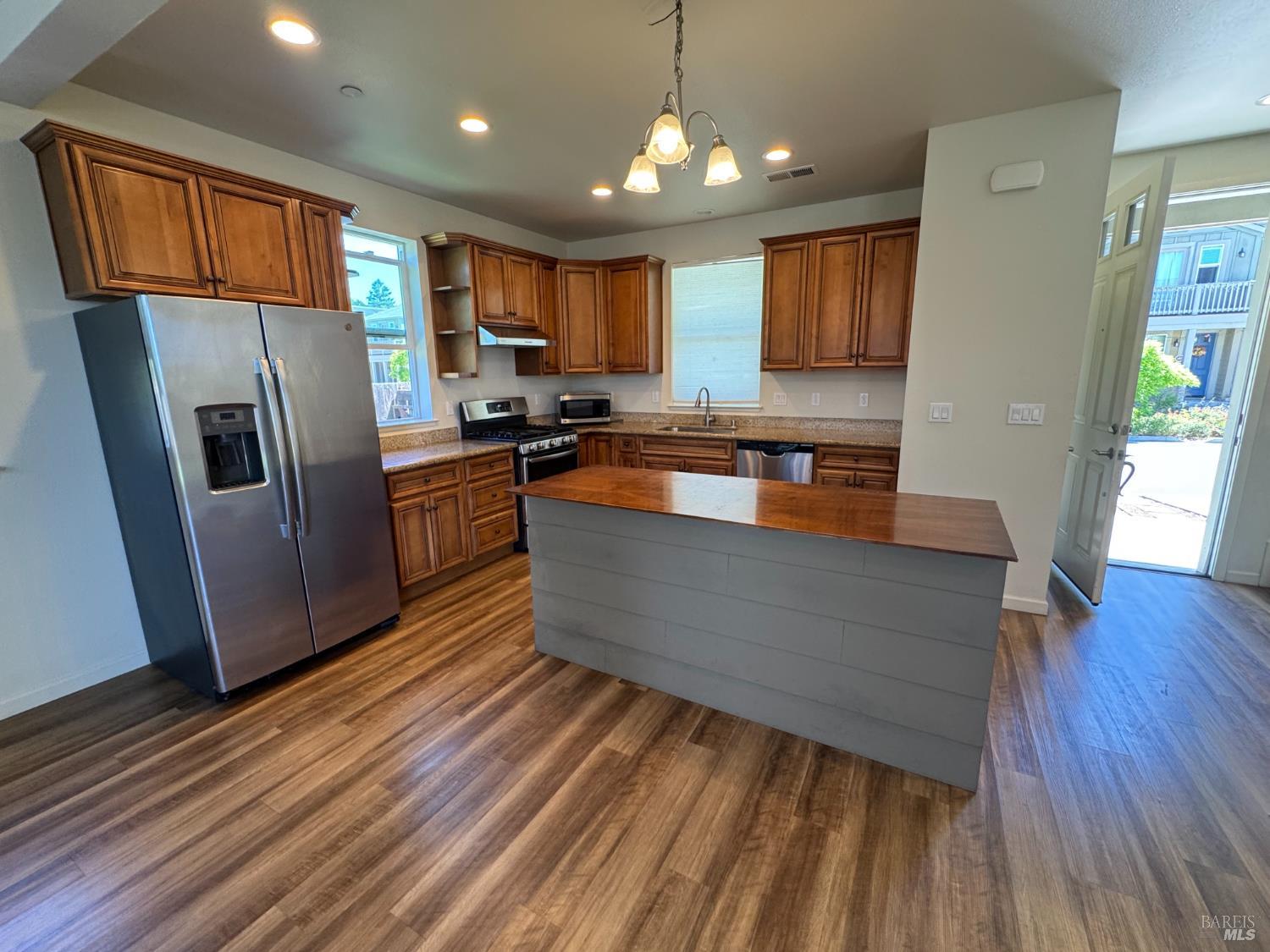 2021 Ravello Way Santa Rosa CA 95403