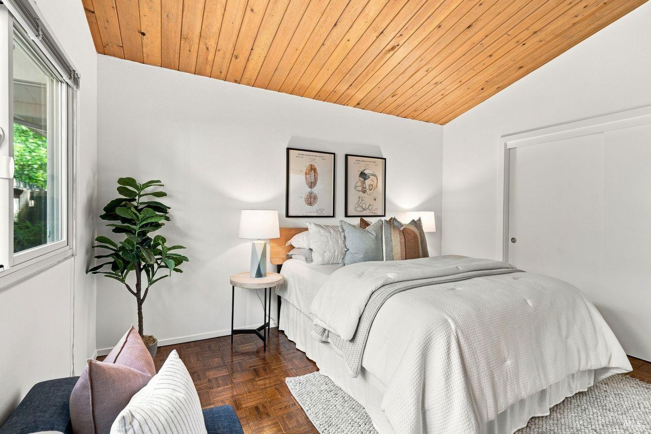 64 Via La Cumbre Greenbrae CA 94904