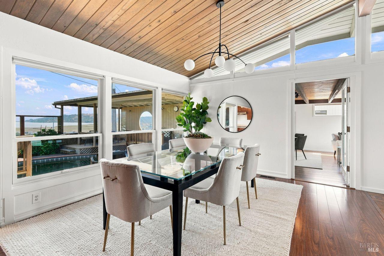 64 Via La Cumbre Greenbrae CA 94904