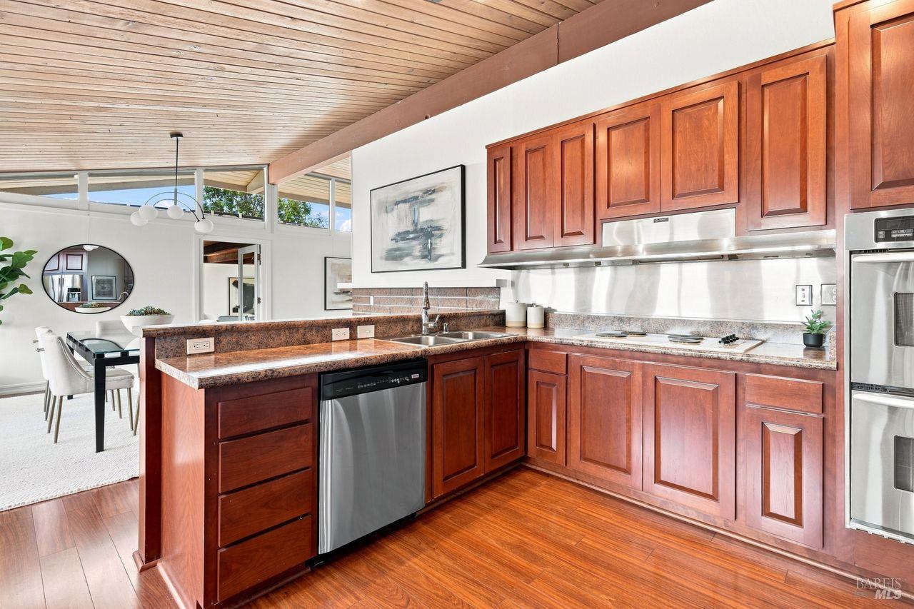 64 Via La Cumbre Greenbrae CA 94904