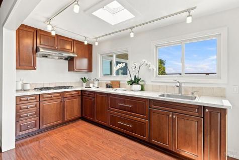 64 Via La Cumbre Greenbrae CA 94904