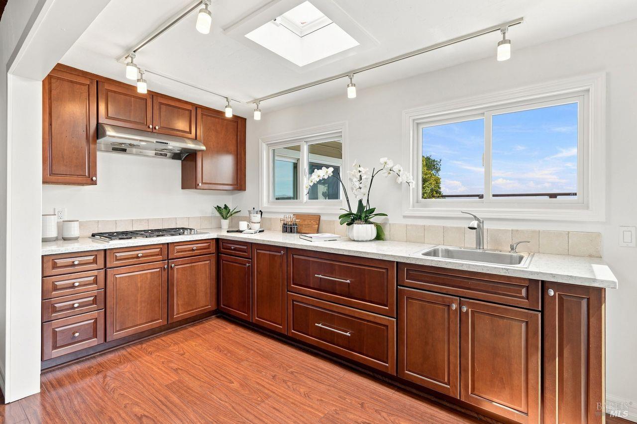 64 Via La Cumbre Greenbrae CA 94904