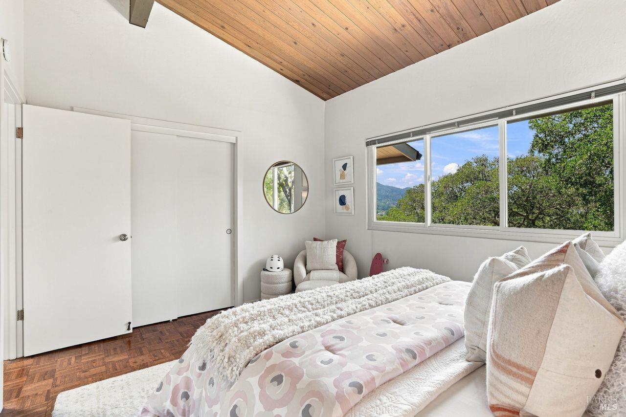 64 Via La Cumbre Greenbrae CA 94904