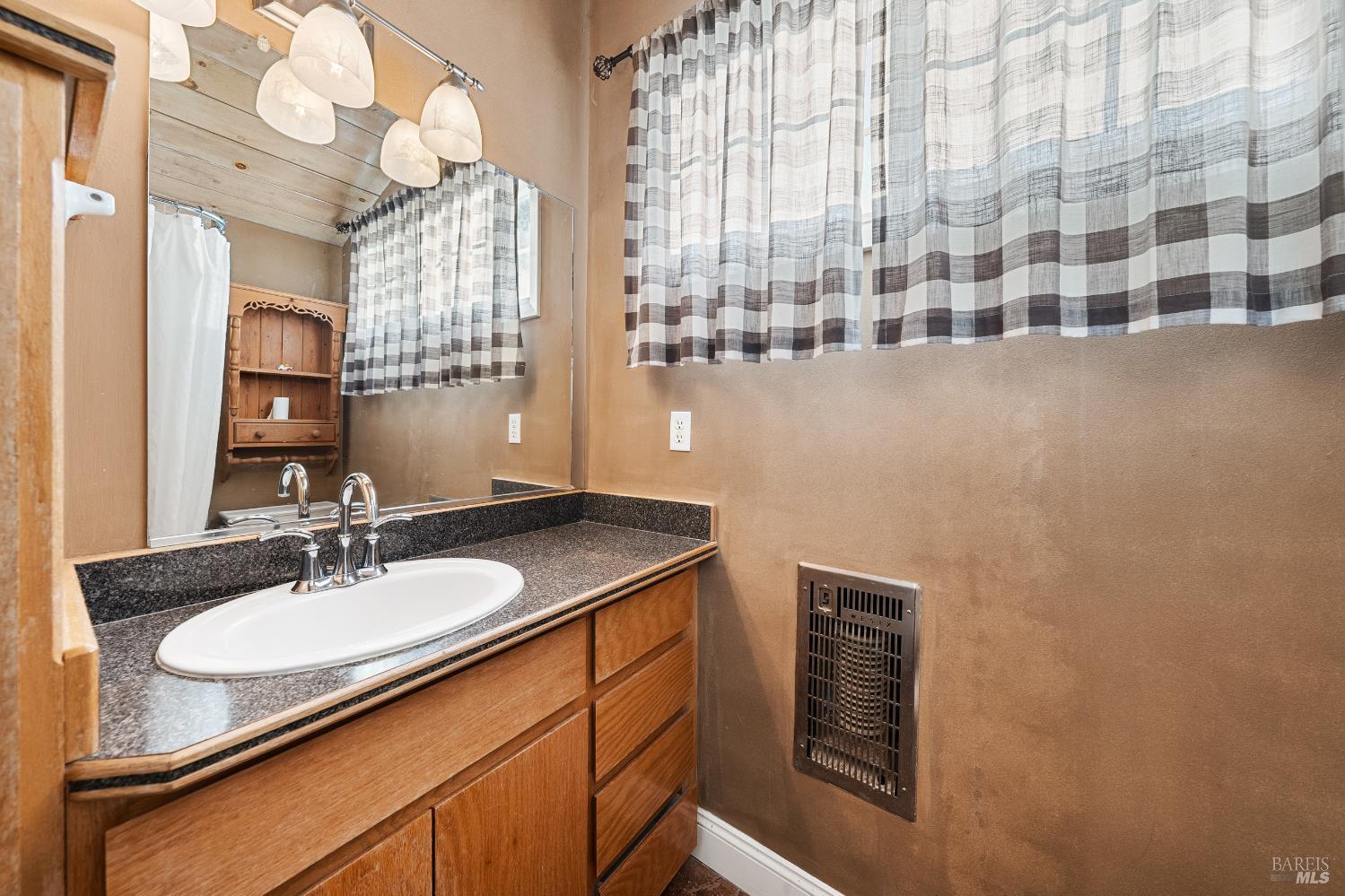 12620 Lakeshore Drive Clearlake CA 95422