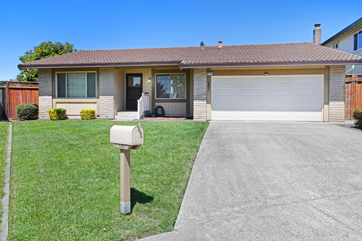 4405 Glacier Court Rohnert Park CA 94928