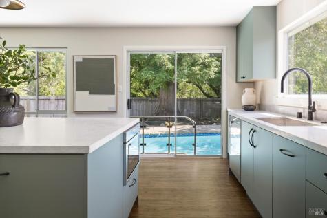 432 Calle De La Mesa Novato CA 94949