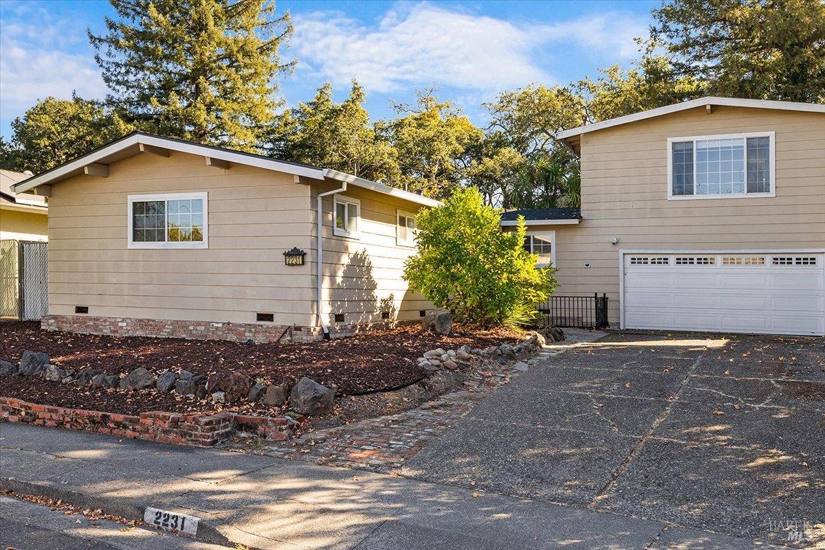2231 Creekside Road Santa Rosa CA 95405