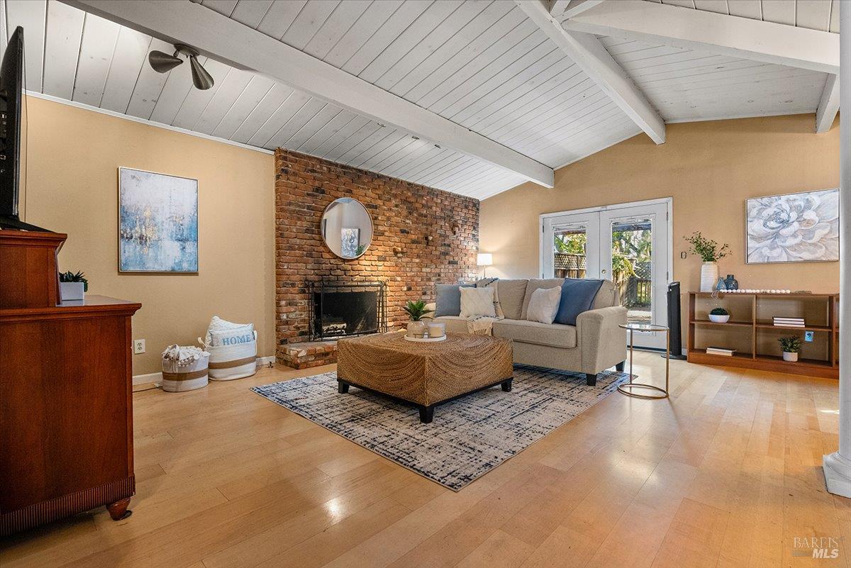 2231 Creekside Road Santa Rosa CA 95405