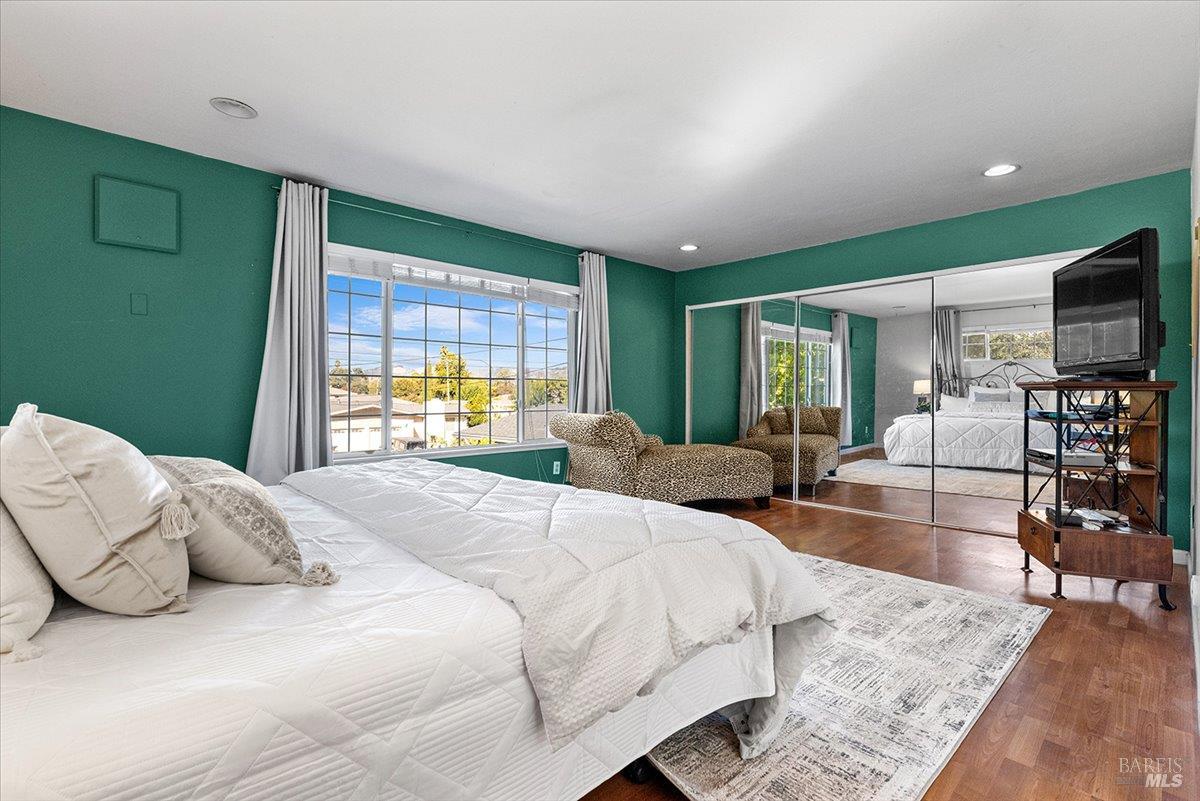 2231 Creekside Road Santa Rosa CA 95405