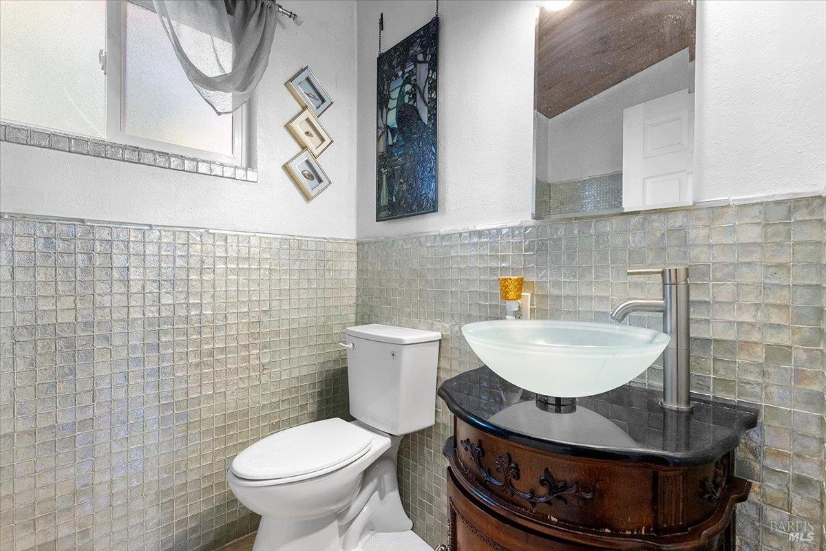 2231 Creekside Road Santa Rosa CA 95405
