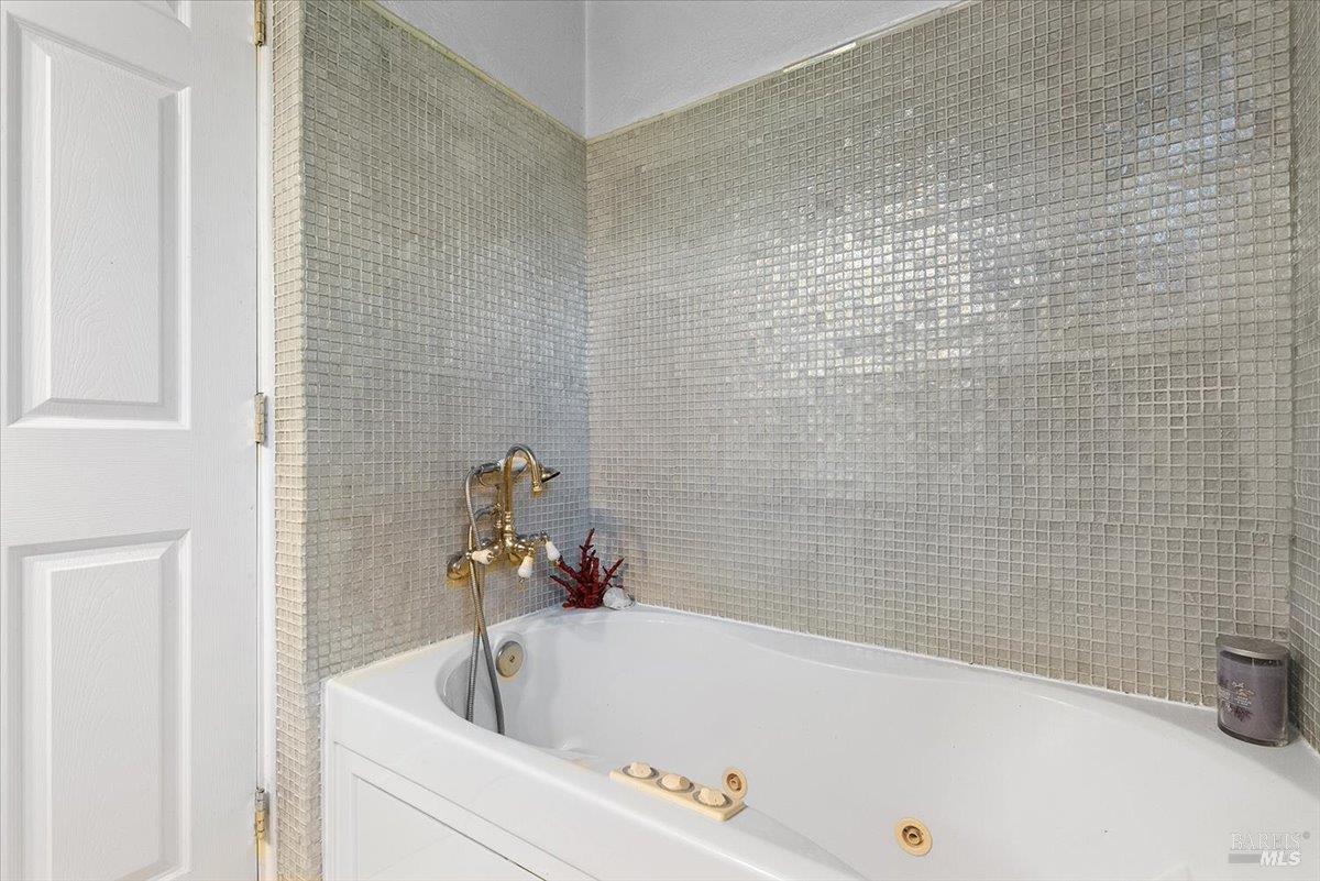 2231 Creekside Road Santa Rosa CA 95405