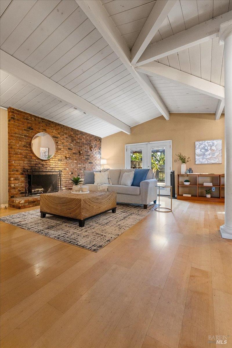2231 Creekside Road Santa Rosa CA 95405
