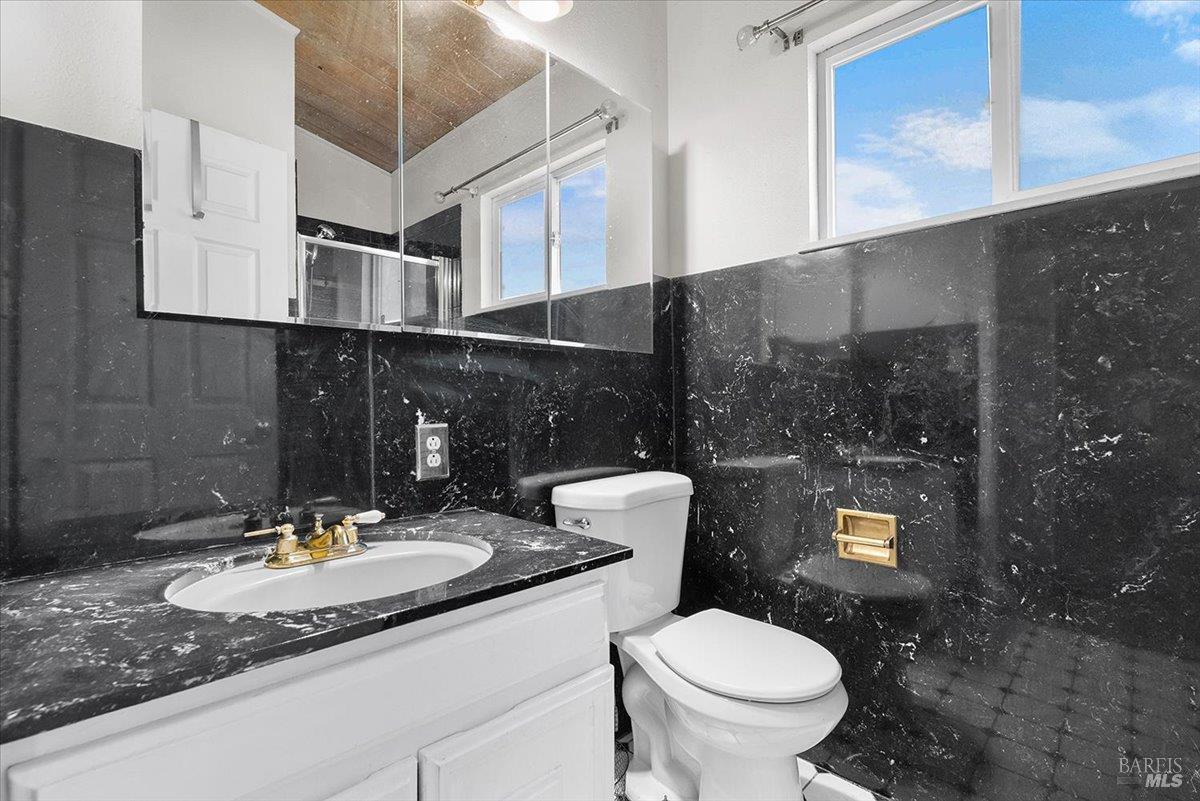2231 Creekside Road Santa Rosa CA 95405