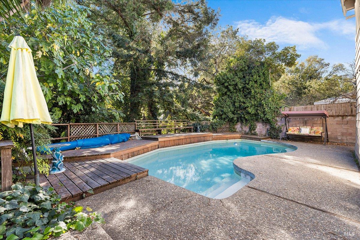 2231 Creekside Road Santa Rosa CA 95405