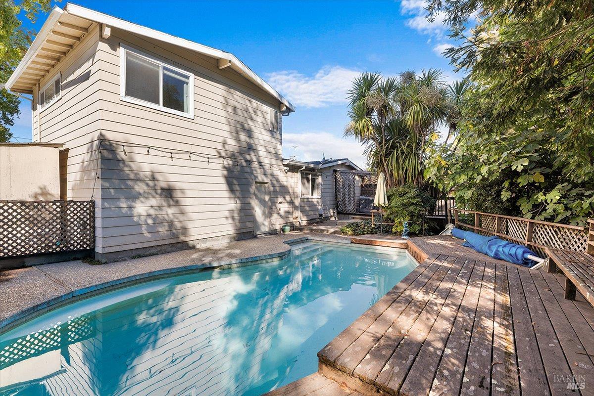 2231 Creekside Road Santa Rosa CA 95405