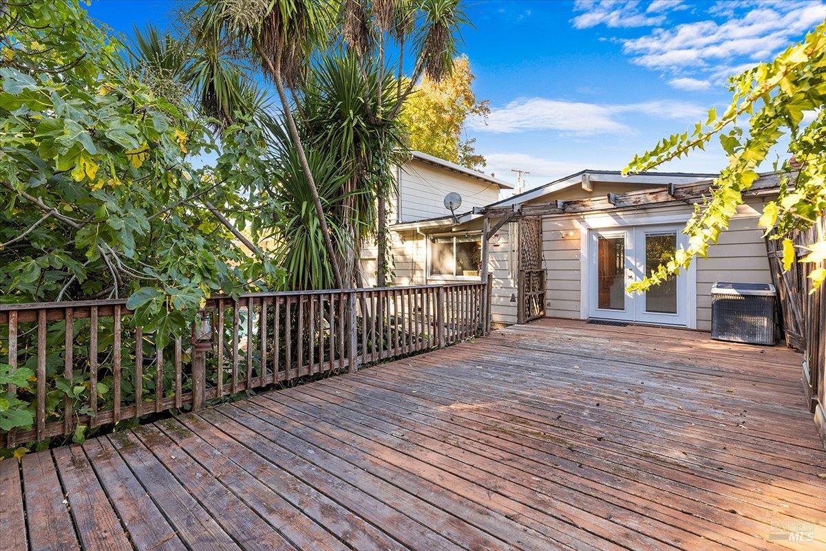 2231 Creekside Road Santa Rosa CA 95405