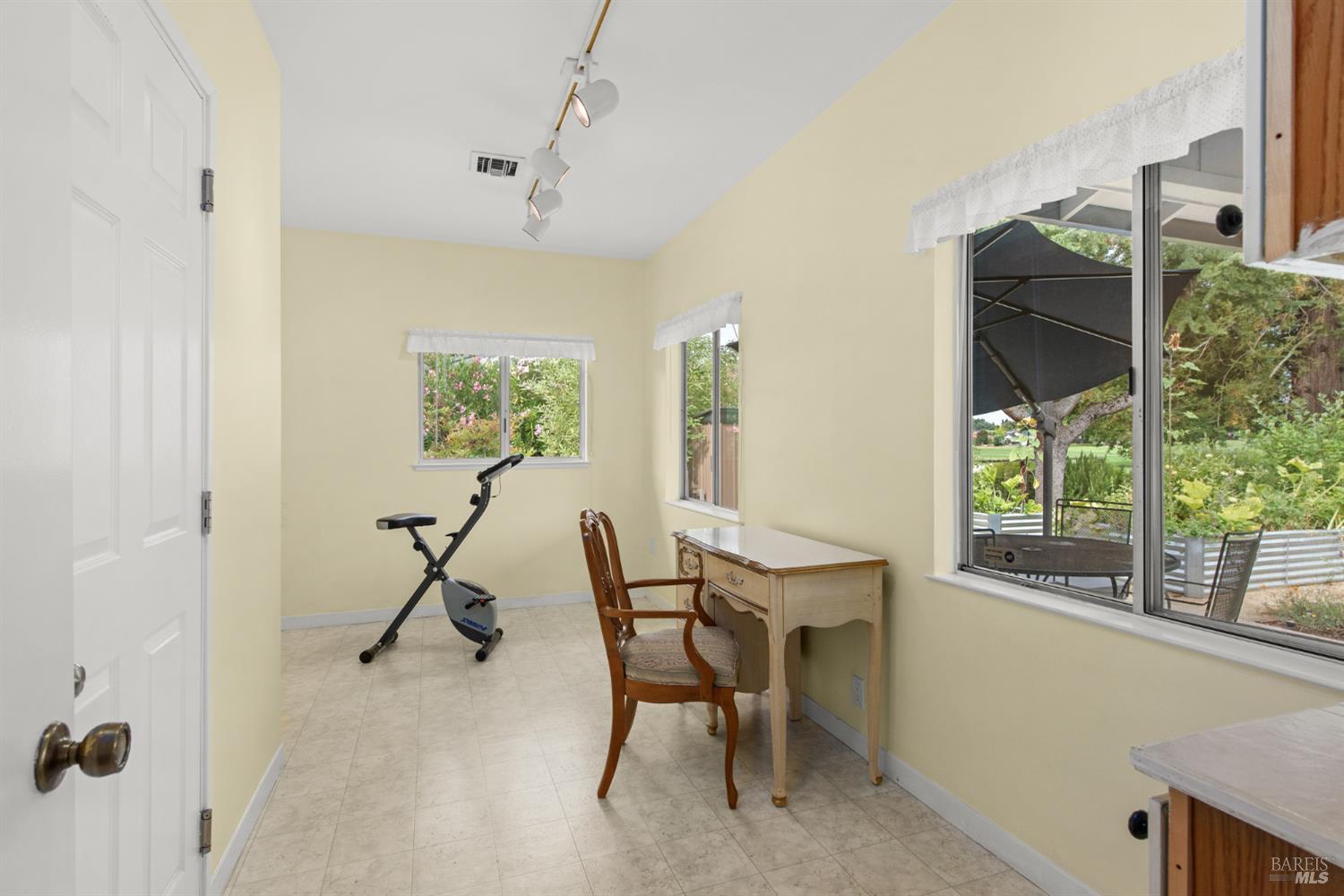 304 Mockingbird Circle Santa Rosa CA 95409