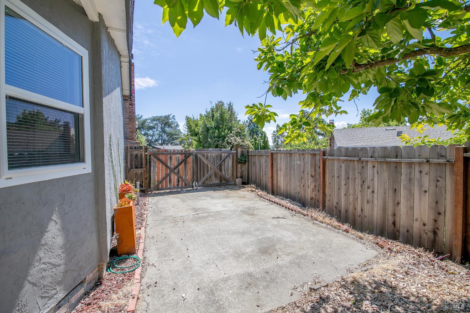 221 Parkview Terrace Vallejo CA 94589