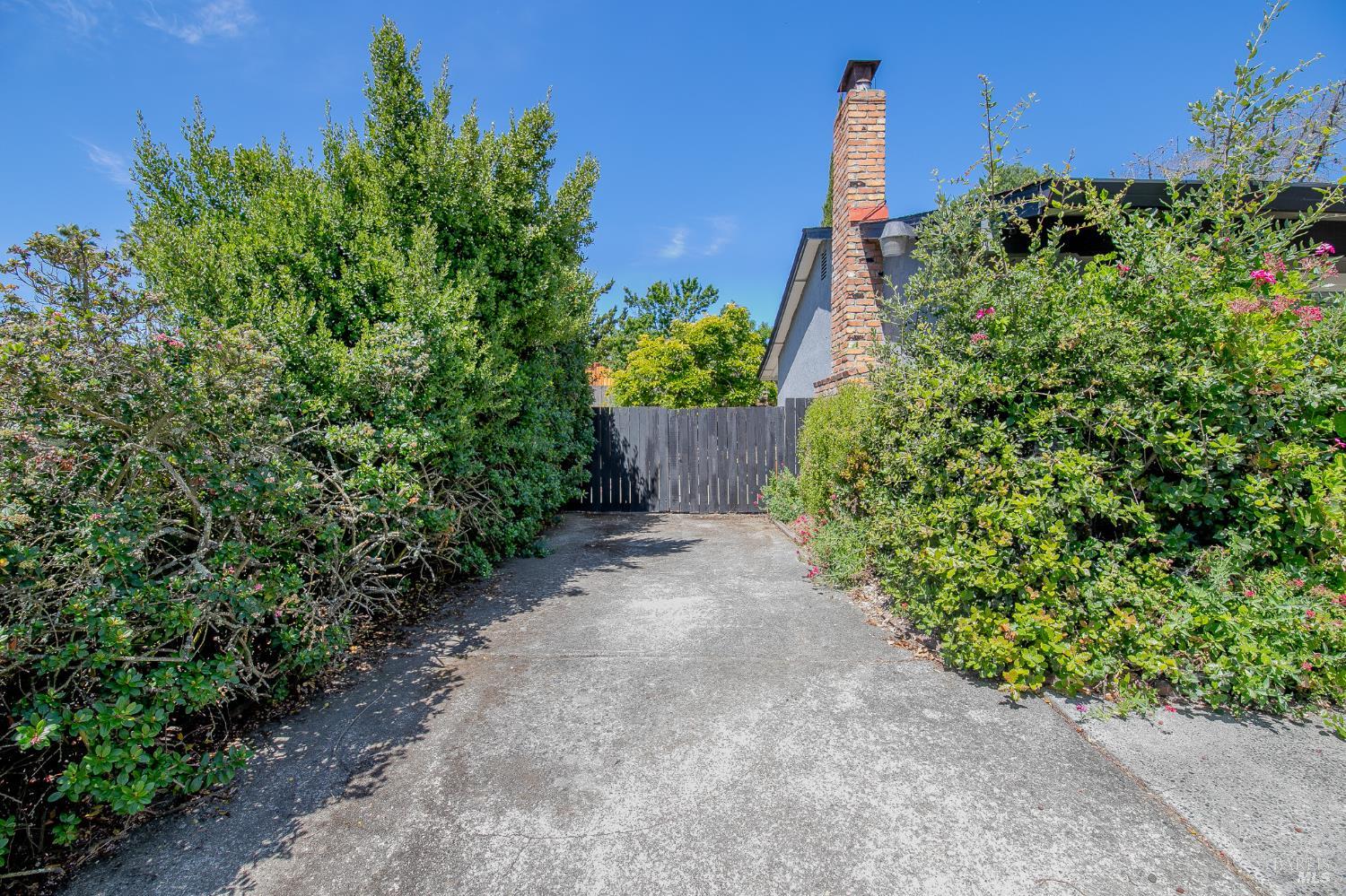 221 Parkview Terrace Vallejo CA 94589