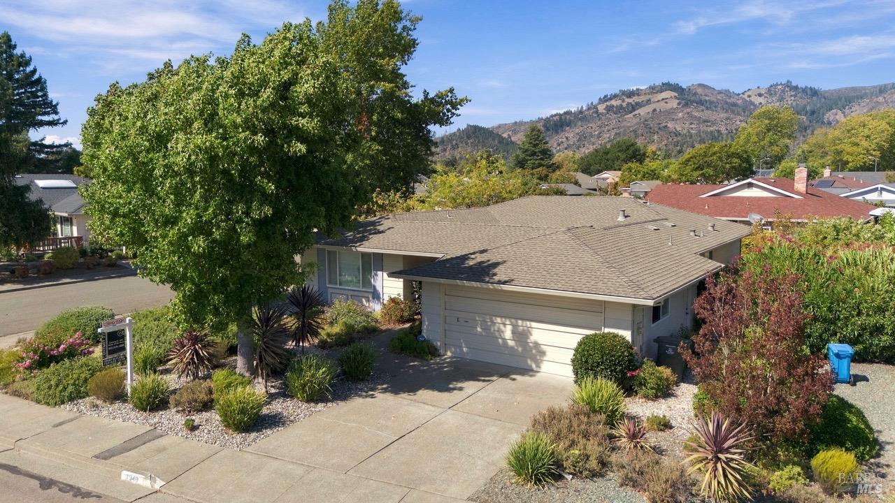 8940 Oakmont Drive Santa Rosa CA 95409