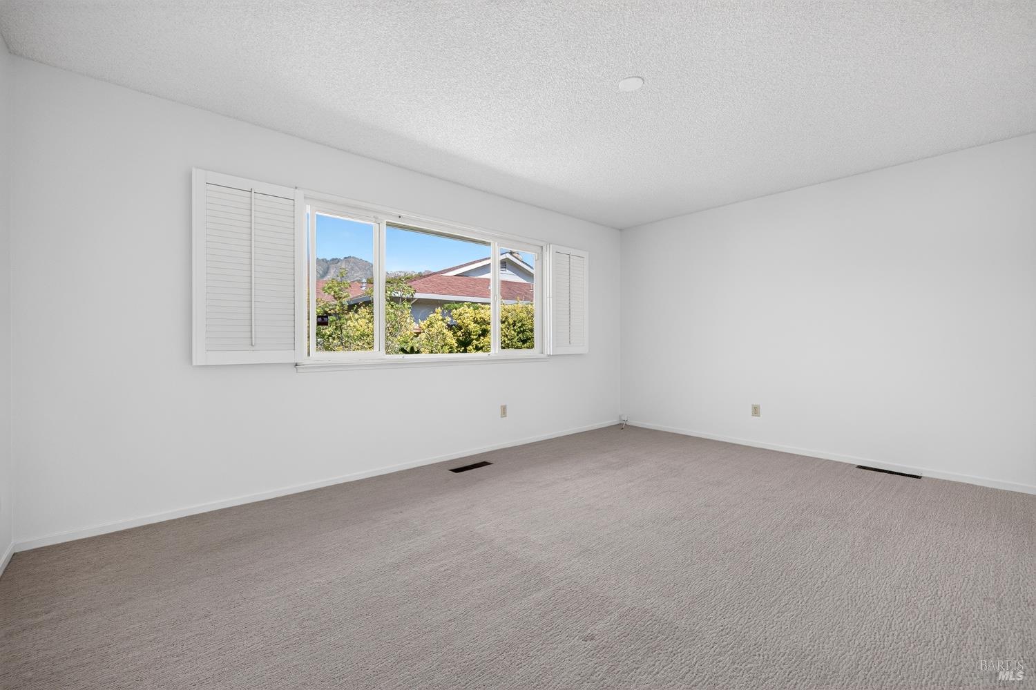 8940 Oakmont Drive Santa Rosa CA 95409