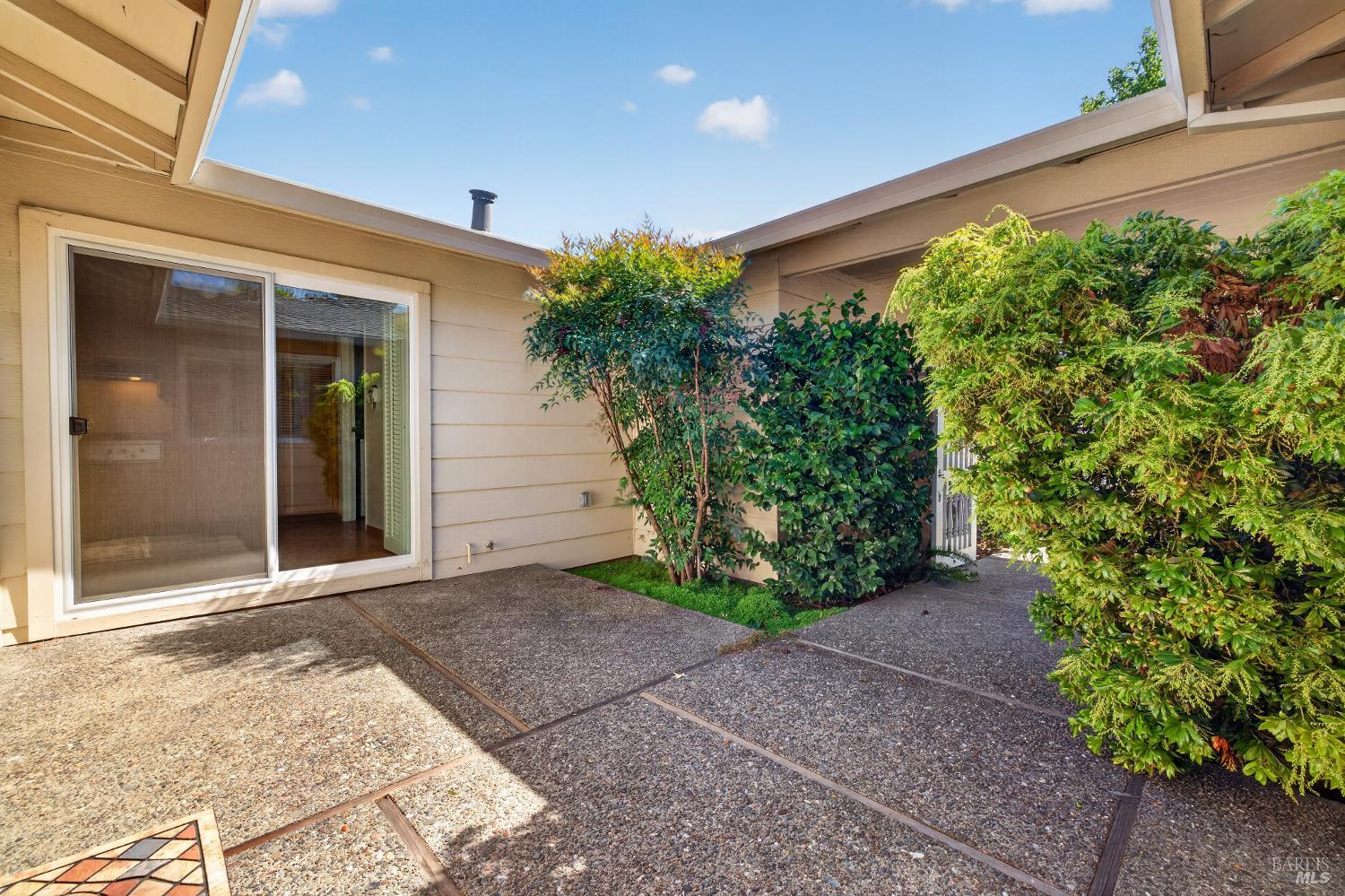 8940 Oakmont Drive Santa Rosa CA 95409