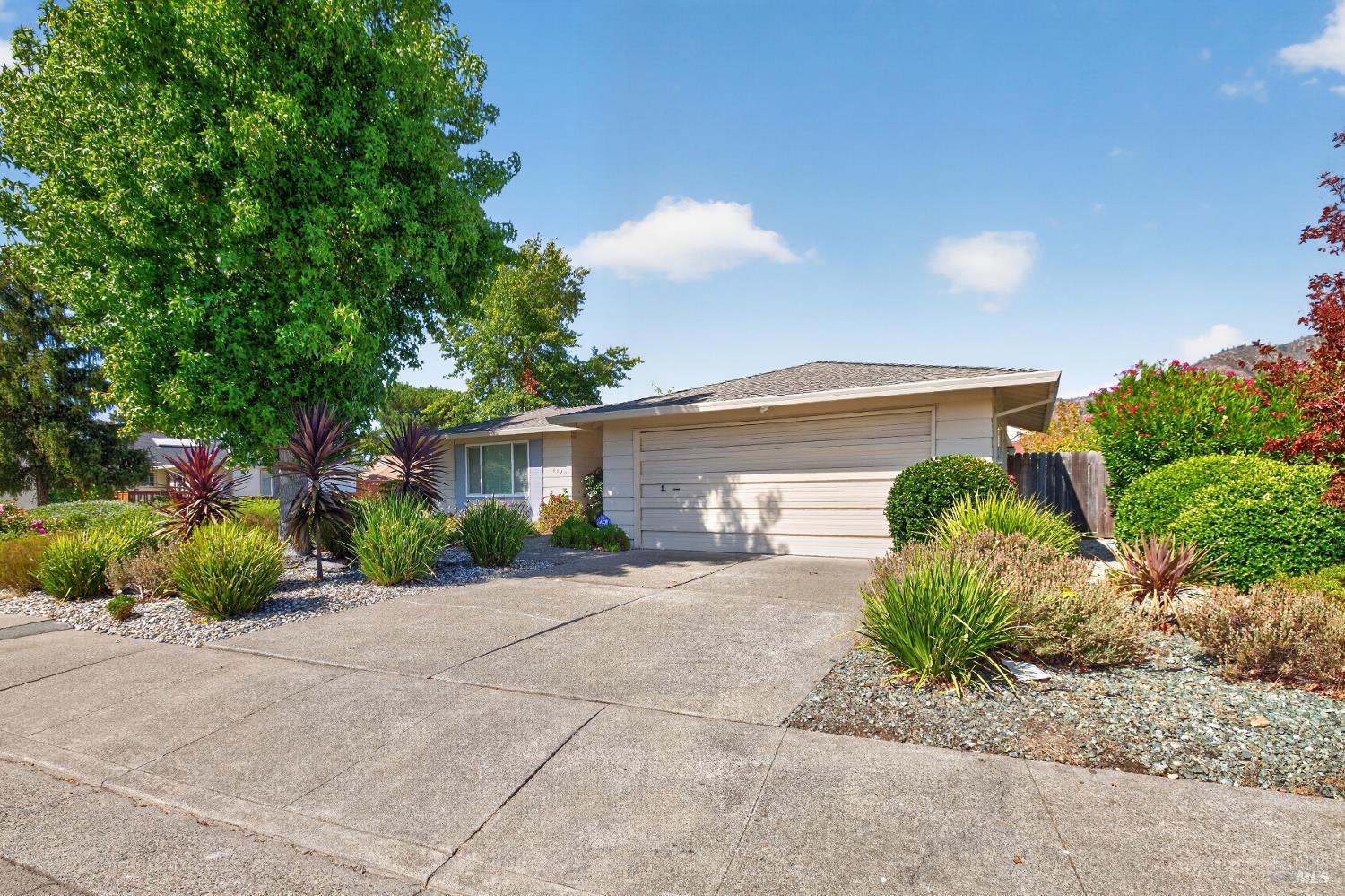 8940 Oakmont Drive Santa Rosa CA 95409