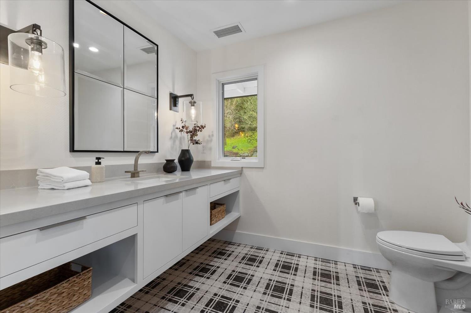 775 Benjamin Way Healdsburg CA 95448