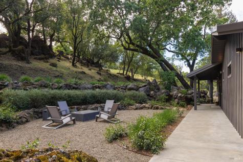 6225 W Soda Rock Lane Healdsburg CA 95448