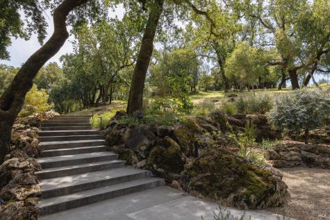 6225 W Soda Rock Lane Healdsburg CA 95448